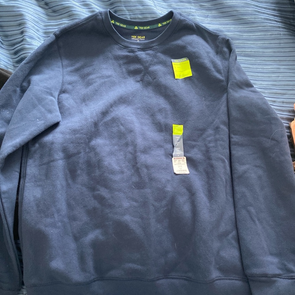 Tek gear new with tags navy fleece crew neck size medium